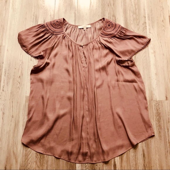 LOFT Tops - ✅NWOT Loft Blush/Dusty Rose Flowy Top